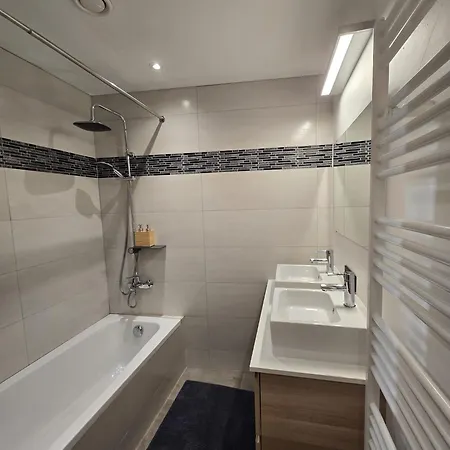 Quarto em Acomodações Particulares 1p à Hubert *